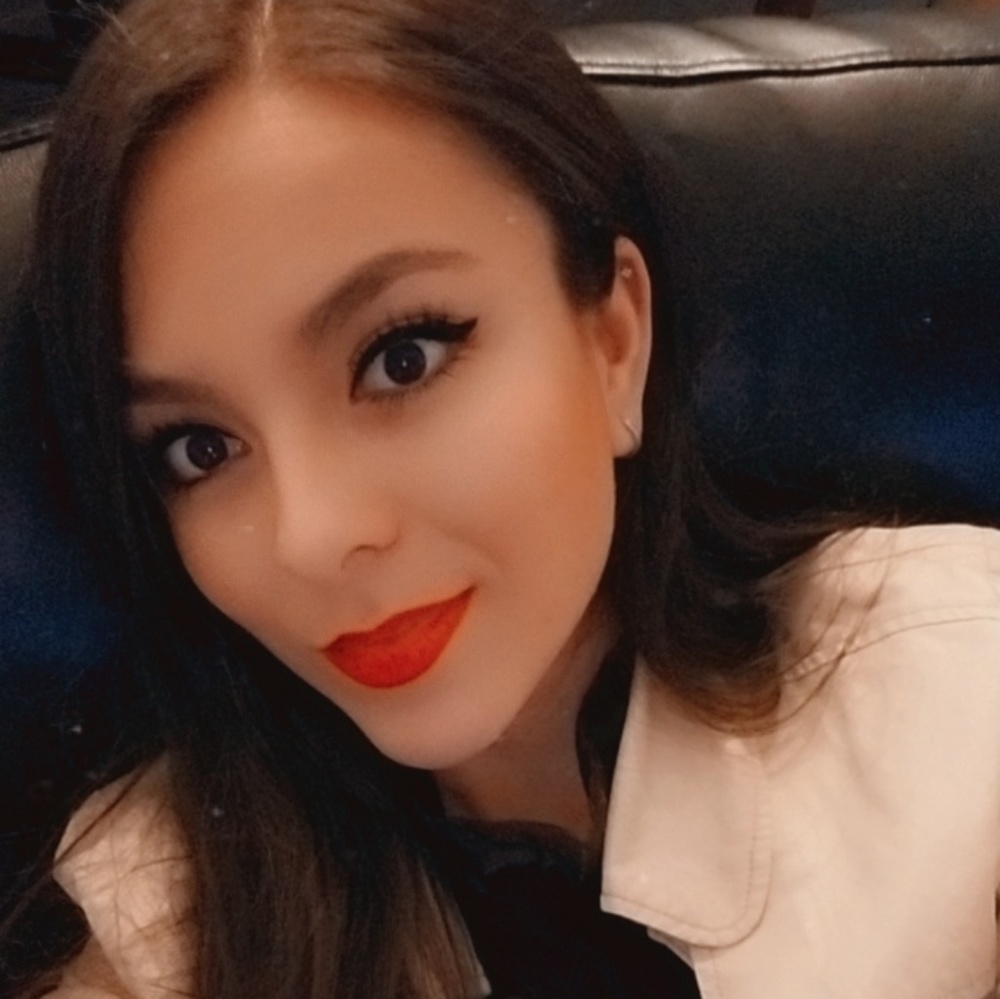 Meet your Posher, Beatriz